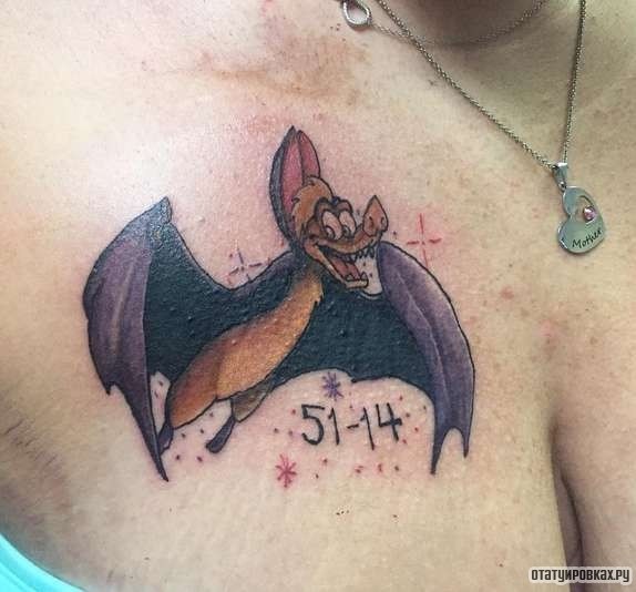 Фотография татуировки под названием «Летучая мышь из мультика»