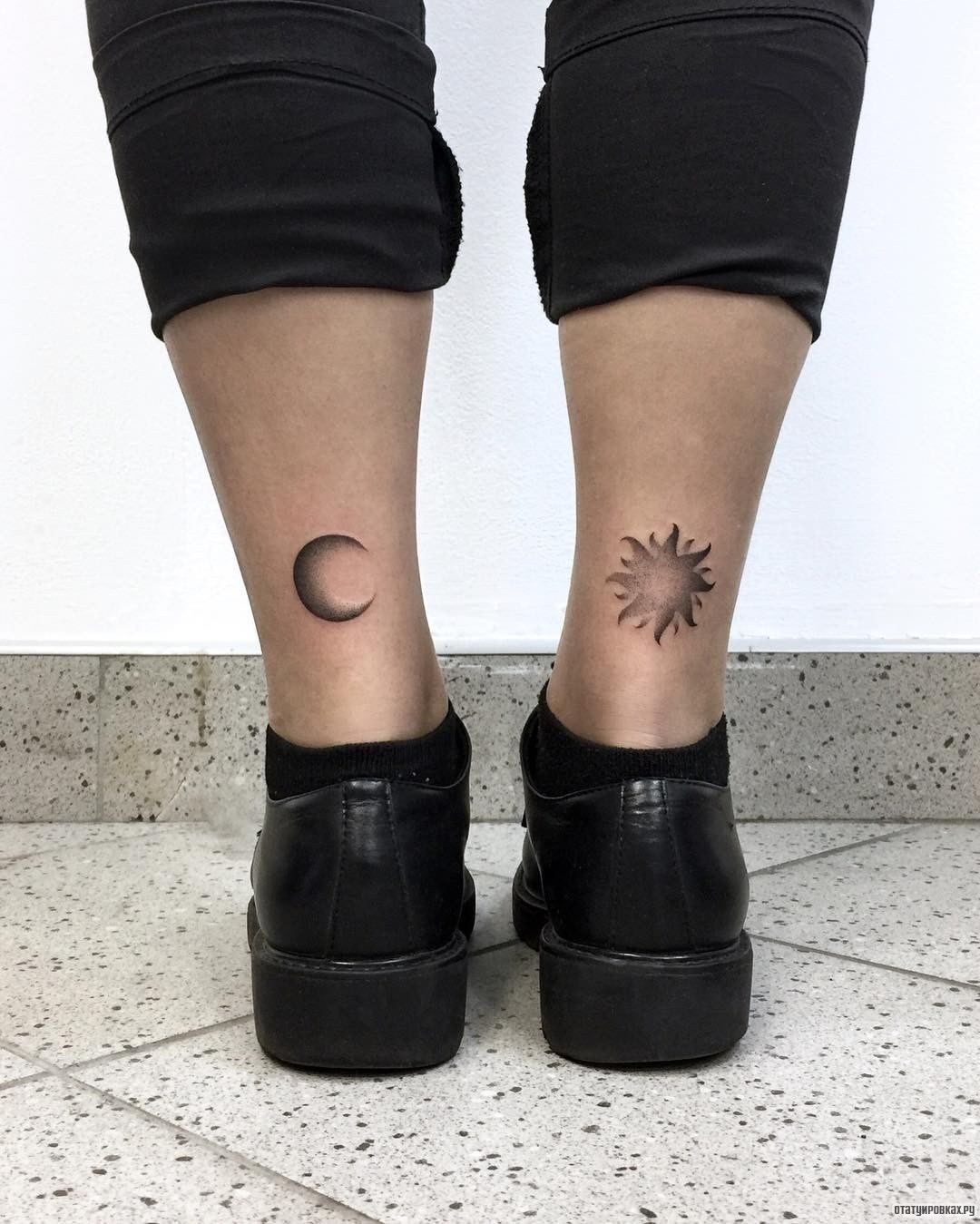 Фотография татуировки под названием «Месяц и солнце»