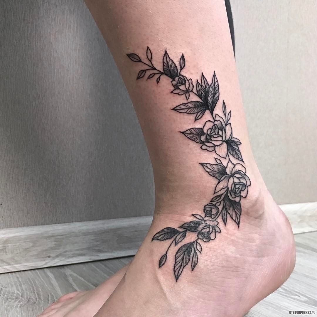 Фотография татуировки под названием «Узор из цветов роз»