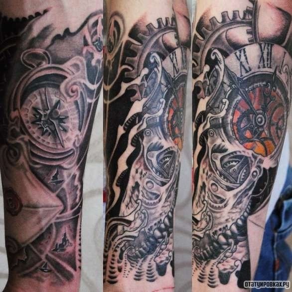 Фотография татуировки под названием «Биомеханика узор с часами»