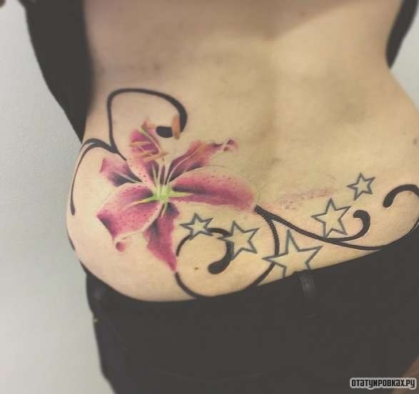 Фотография татуировки под названием «Лилия с узором»