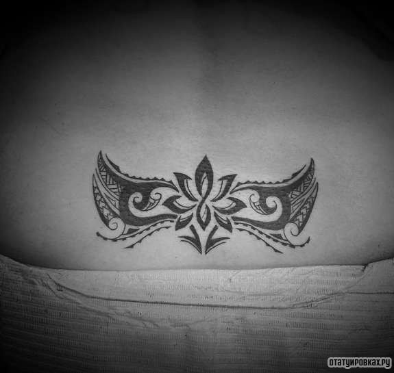Фотография татуировки под названием «Лотос с узорами»
