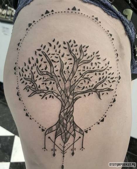 Фотография татуировки под названием «Дерево в виде узора»