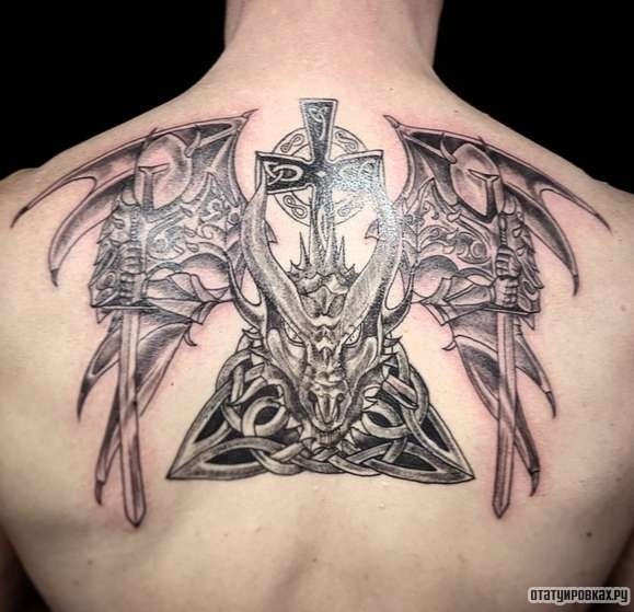 Фотография татуировки под названием «Дракон с крыльями»