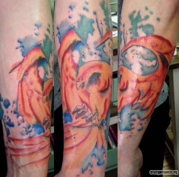 Фотография татуировки под названием «Феникс и облака»