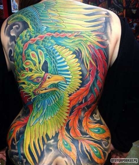 Фотография татуировки под названием «Огромный феникс»