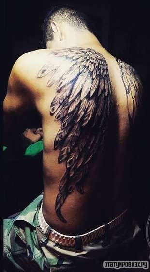 Фотография татуировки под названием «Объемные крылья»