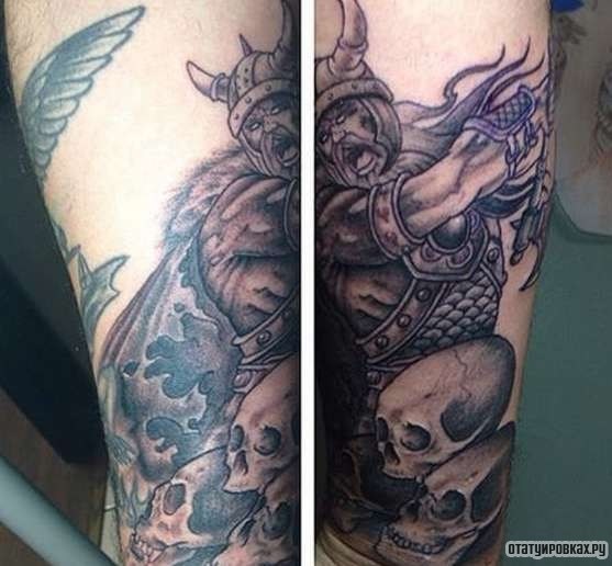 Фотография татуировки под названием «Викинг в бою»