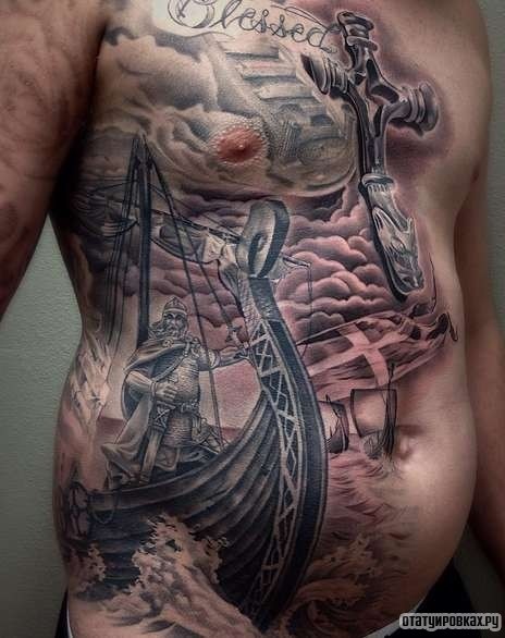 Фотография татуировки под названием «Викинг на корабле»
