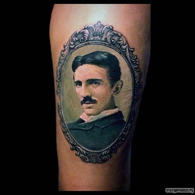 Фотография татуировки под названием «Портрет человека в рамке»