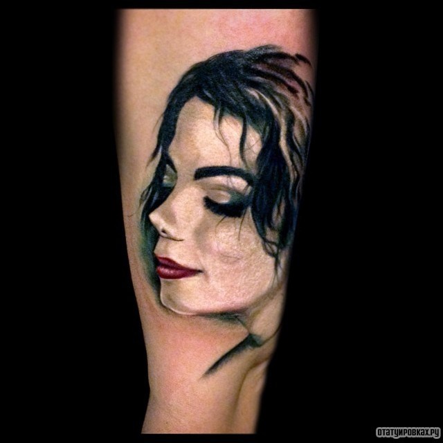 Фотография татуировки под названием «Портрет Майкла Джексона»