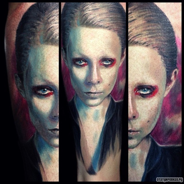 Фотография татуировки под названием «Портрет девушки с красными глазами»