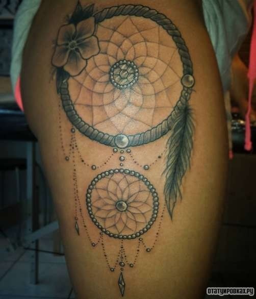 Фотография татуировки под названием «Ловец снов с цветочком»