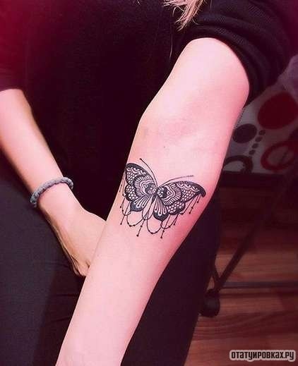Фотография татуировки под названием «Бабочка чб»