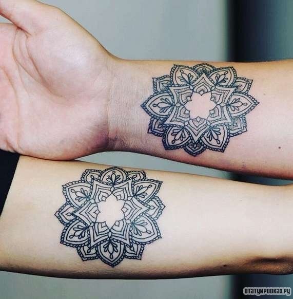 Фотография татуировки под названием «Две мандалы»