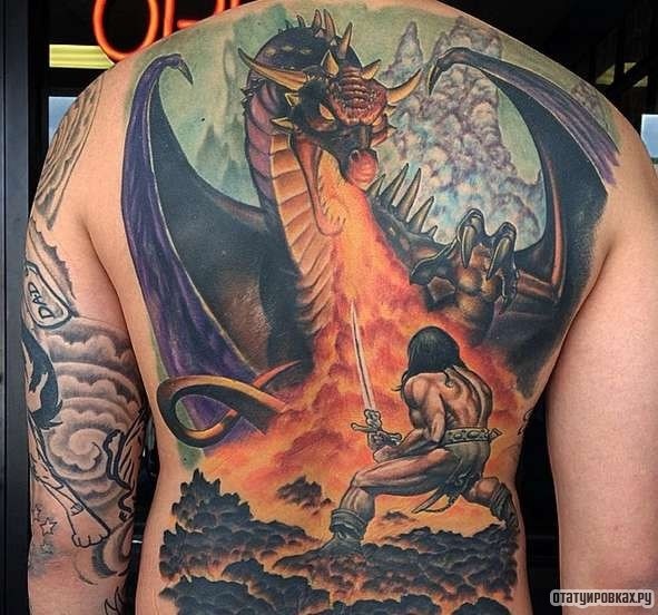 Фотография татуировки под названием «Громадный дракон»