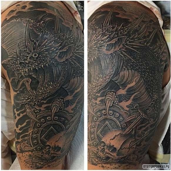 Фотография татуировки под названием «Дракон в темных тонах»