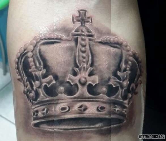 Фотография татуировки под названием «Царская корона»