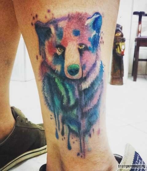 Фотография татуировки под названием «Медведь в красках»