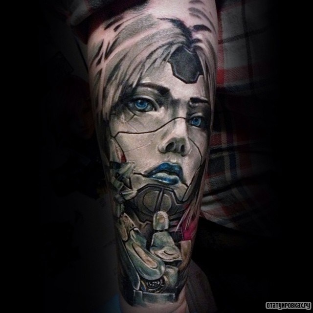 Фотография татуировки под названием «Девушка с синими губами»