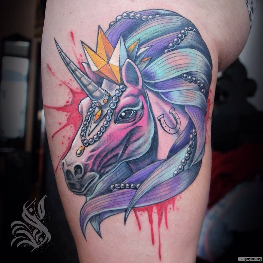 Фотография татуировки под названием «Единорог в красках»