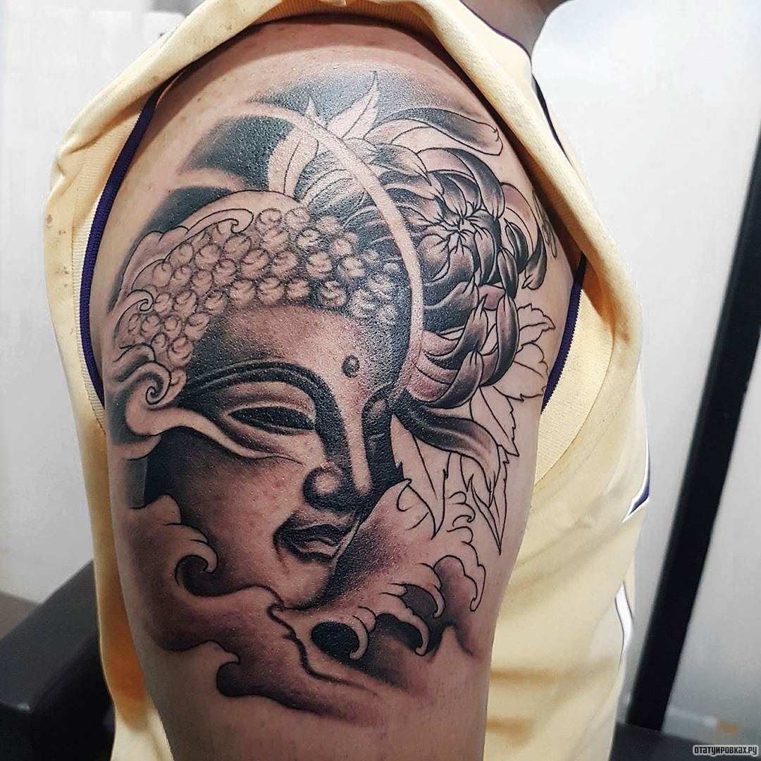 Фотография татуировки под названием «Волны, Будда, хризантема»