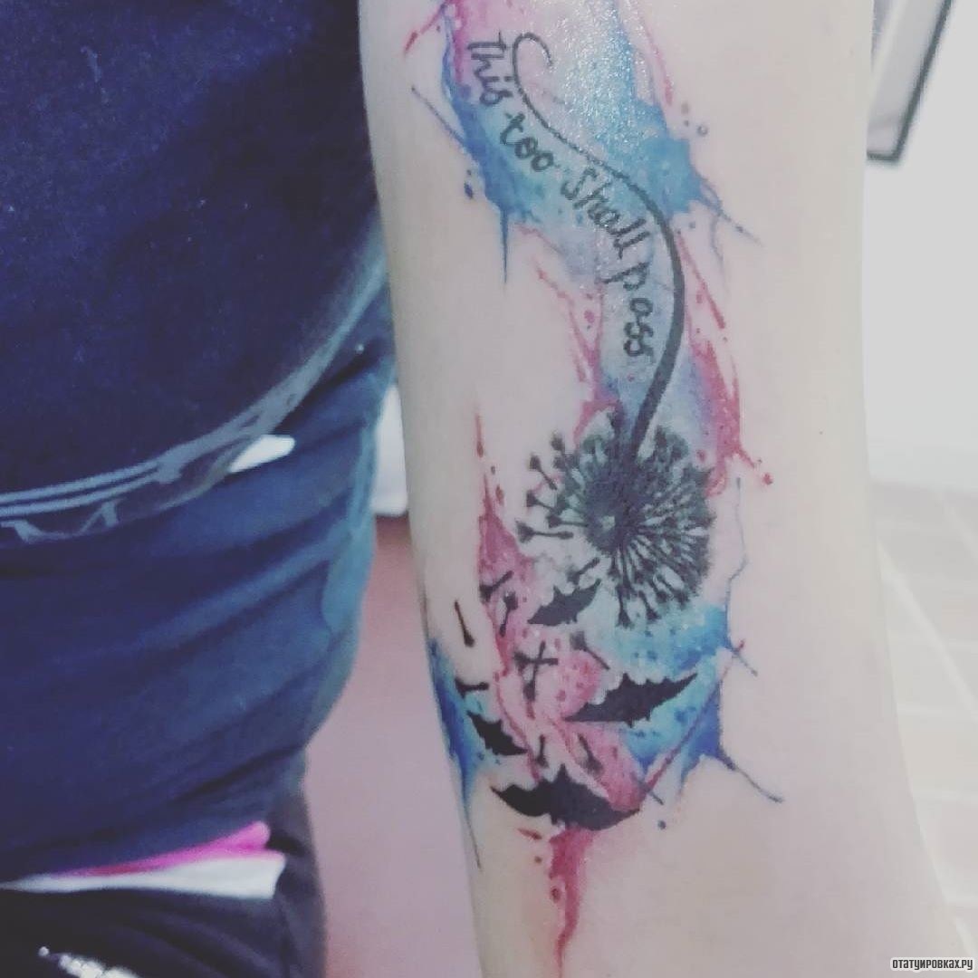 Фотография татуировки под названием «Одуванчик с летучими мышами»