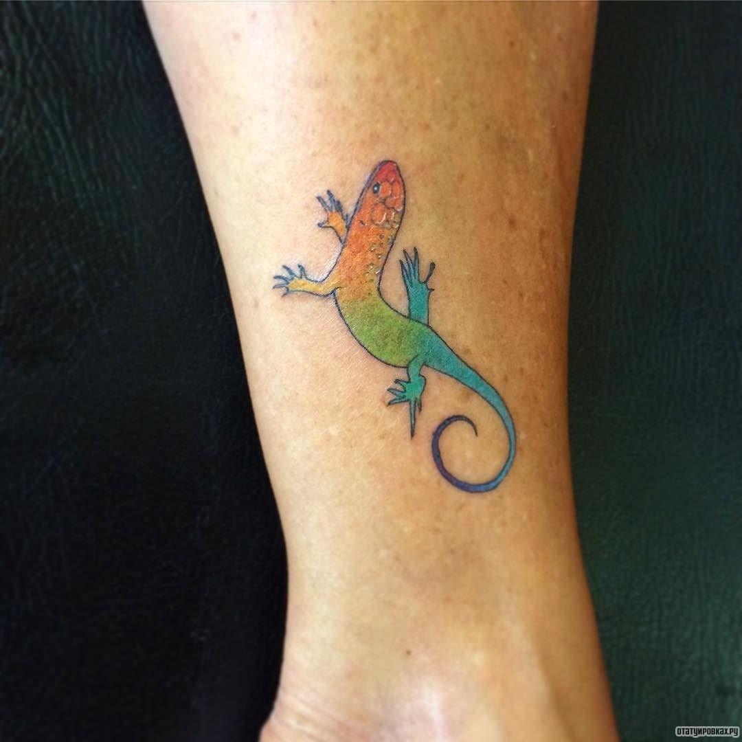 Фотография татуировки под названием «Ящерица хамелеон»