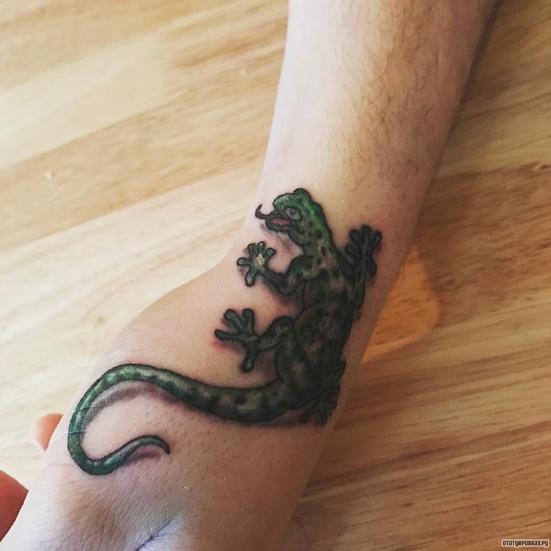 Фотография татуировки под названием «Ящерица в зеленом цвете»