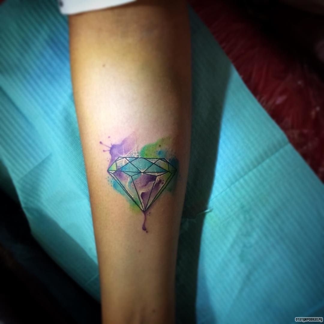 Фотография татуировки под названием «Бриллиант в ярких красках»