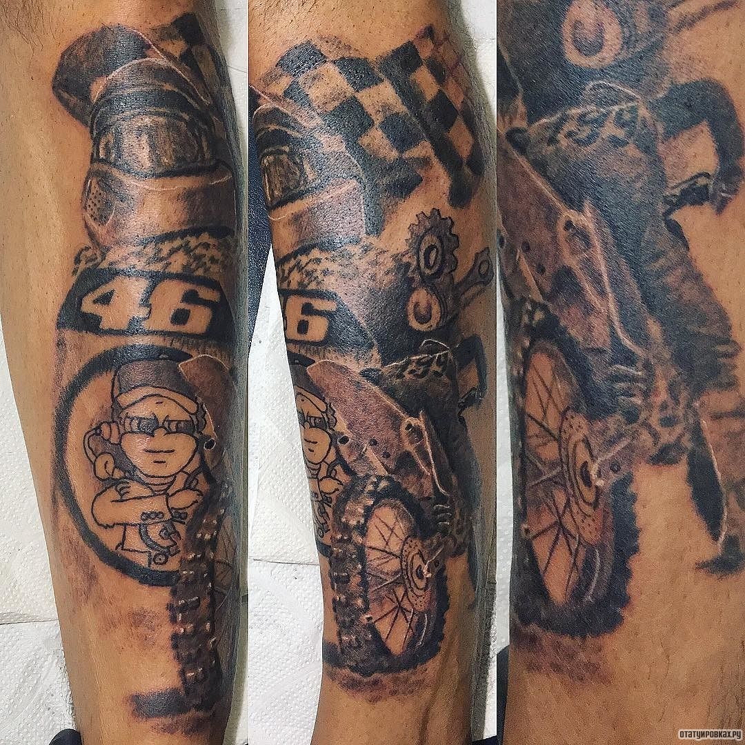 Фотография татуировки под названием «Мотоциклист на старте»