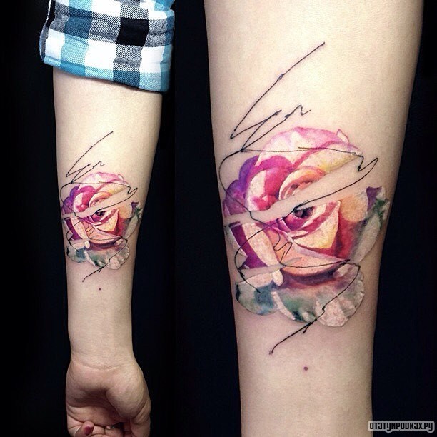 Фотография татуировки под названием «Абстрактная розовая роза»