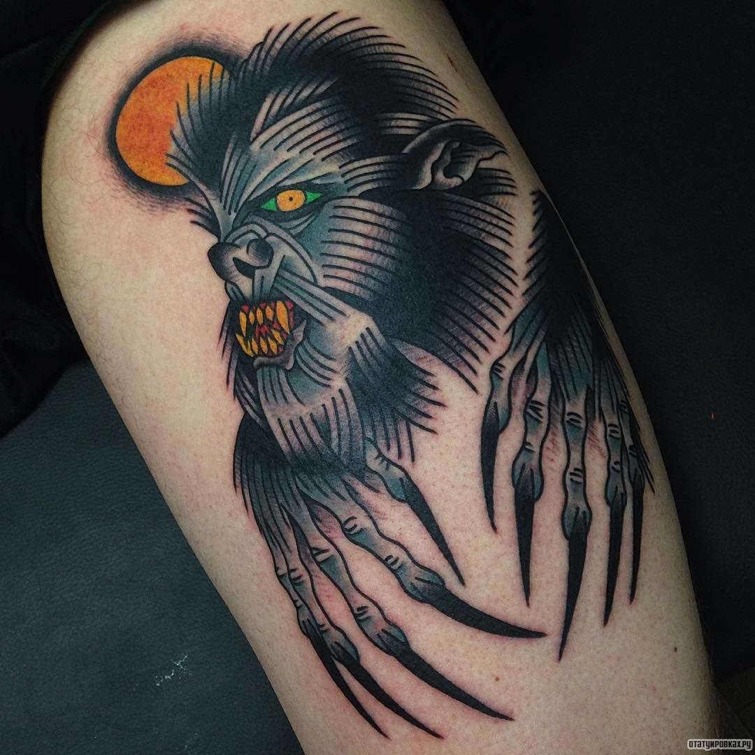 Фотография татуировки под названием «Оборотень на фоне оранжевой луны»