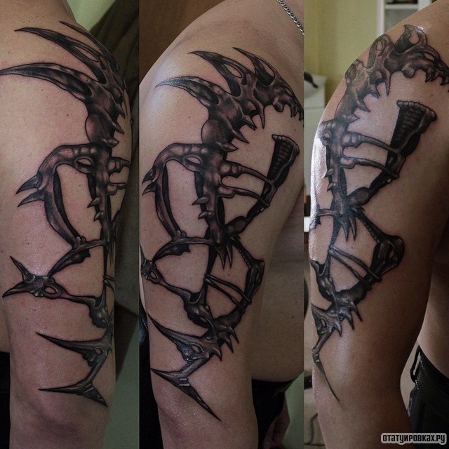 Фотография татуировки под названием «Шипы»