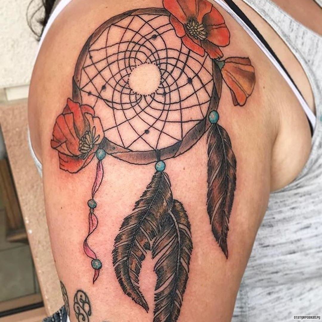 Фотография татуировки под названием «Мак и ловец снов»