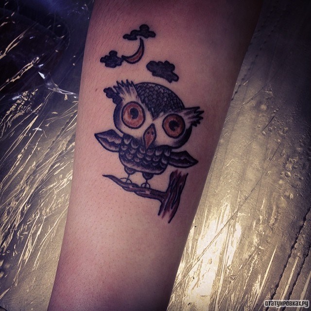 Фотография татуировки под названием «Мультяшный совенок»