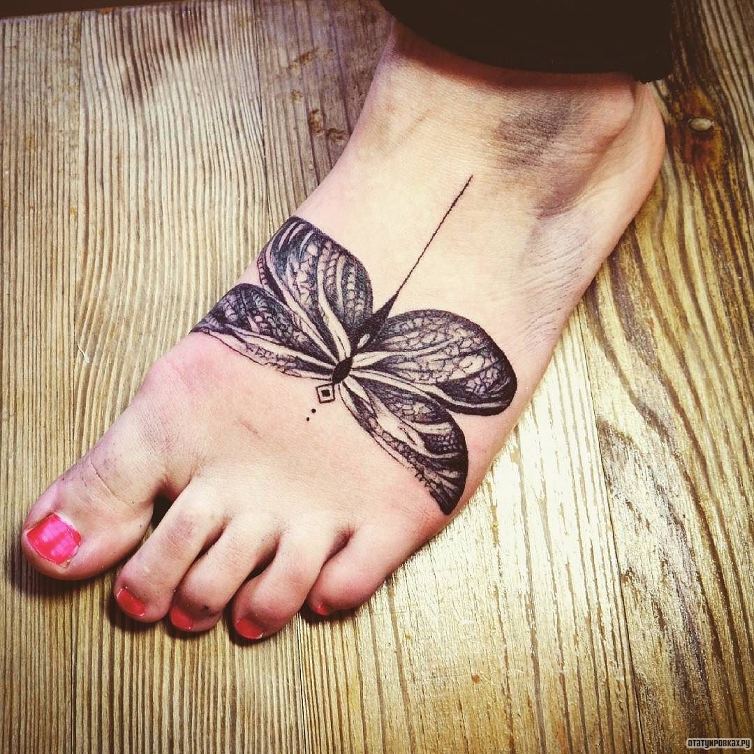 Фотография татуировки под названием «Стрекоза как узор»