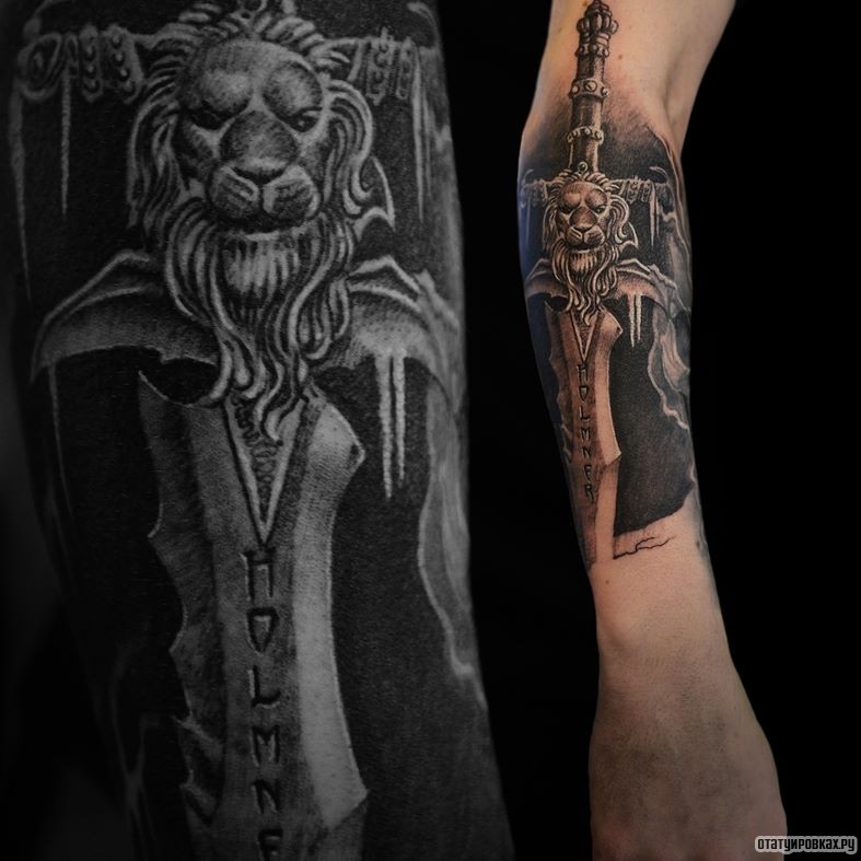 Фотография татуировки под названием «Меч с головой льва»