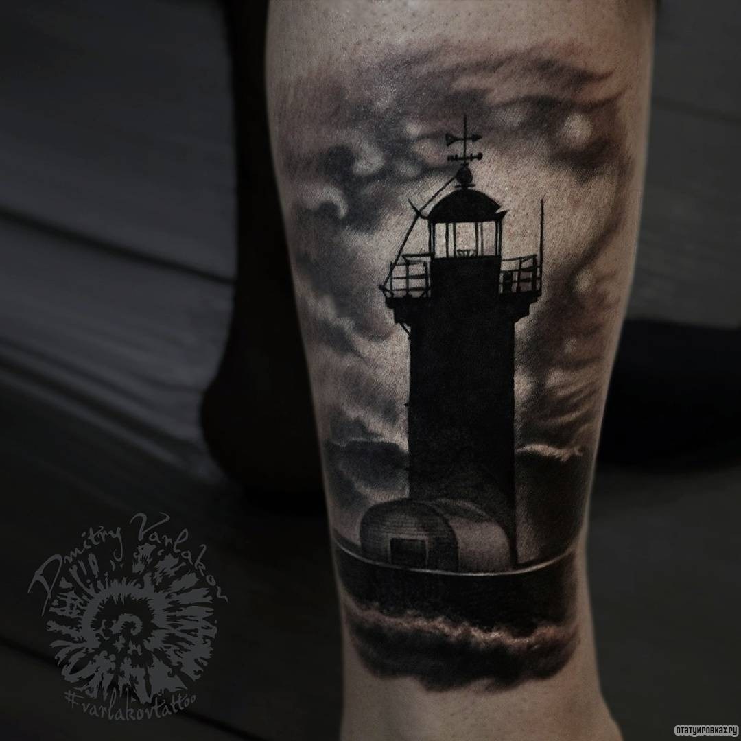 Фотография татуировки под названием «Темный маяк»