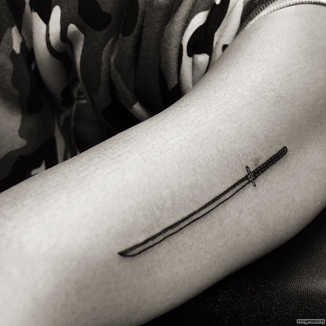Фотография татуировки под названием «Самурайский меч»