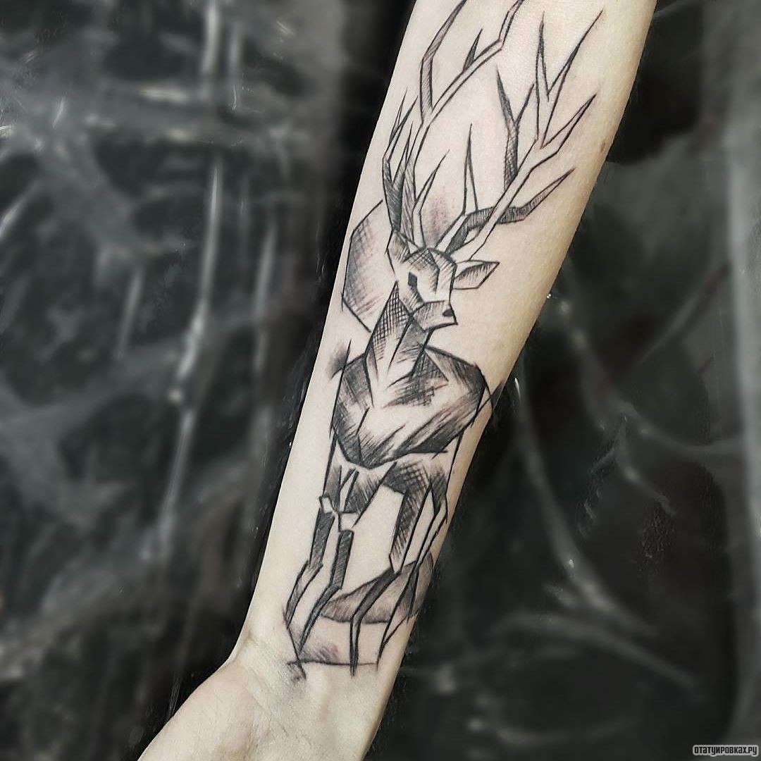 Фотография татуировки под названием «Олень»