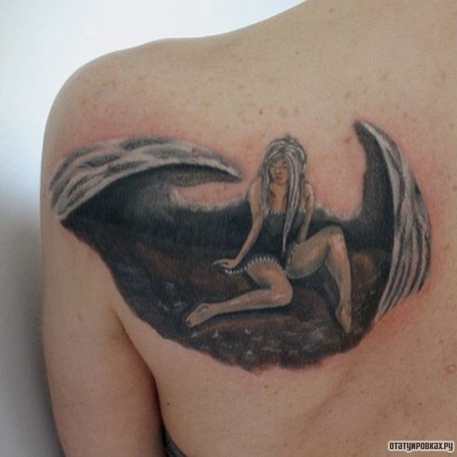 Фотография татуировки под названием «Девушка с белыми волосами»