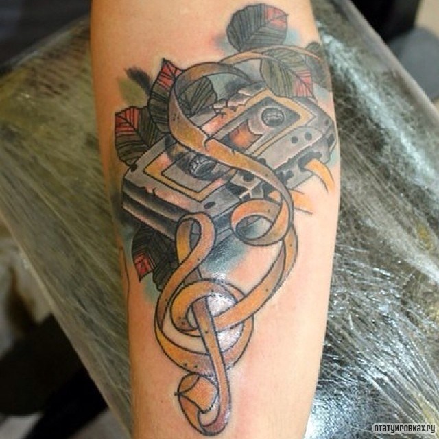 Фотография татуировки под названием «Старая пленочная кассета»