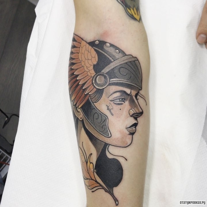 Фотография татуировки под названием «Валькирия с крыльями»
