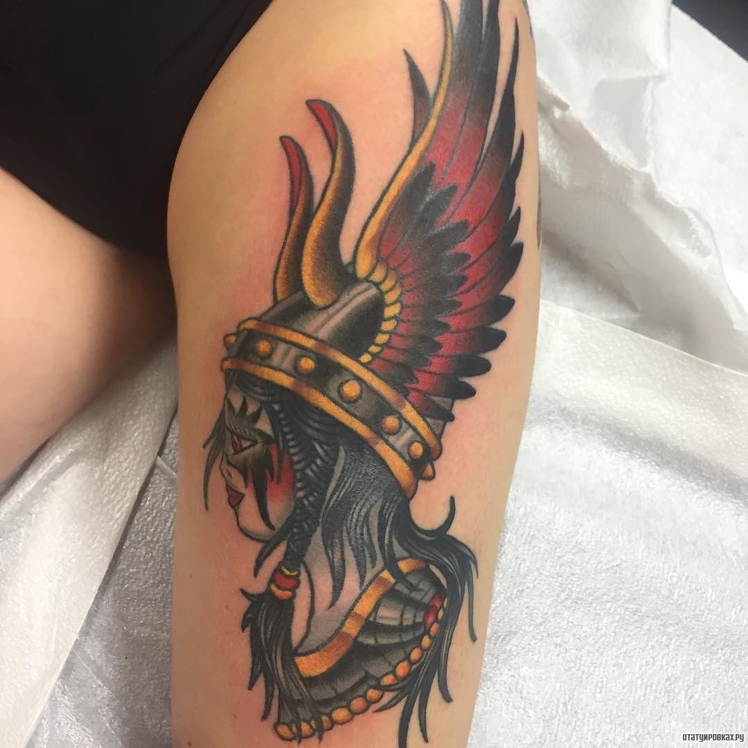 Фотография татуировки под названием «Валькирия с большими крыльями»