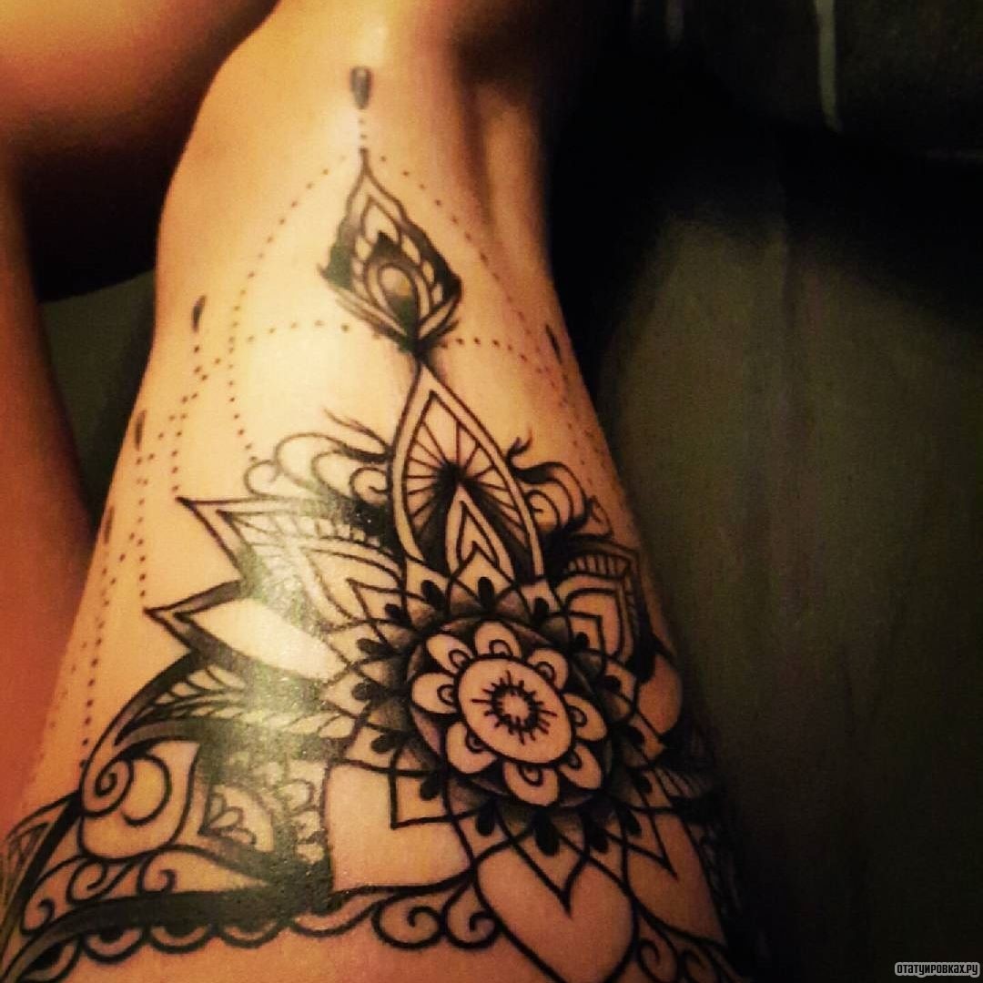 Фотография татуировки под названием «Подвязка мандала»