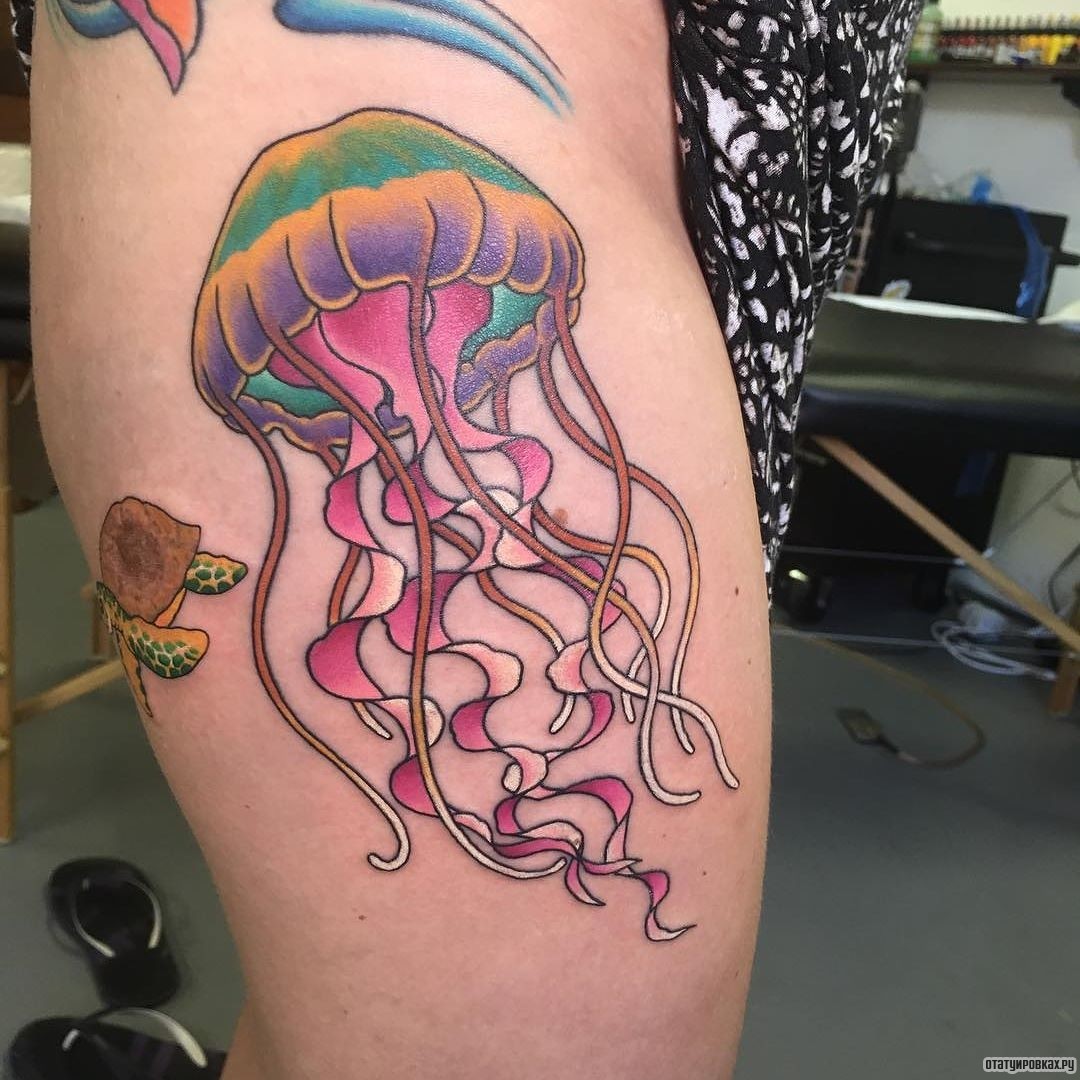 Фотография татуировки под названием «Медуза - еще один вариант»