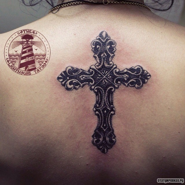 Фотография татуировки под названием «Крест узорный»
