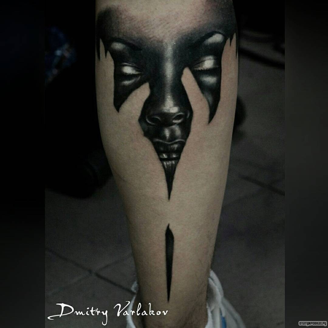 Фотография татуировки под названием «Лицо девушки из-под кожи»