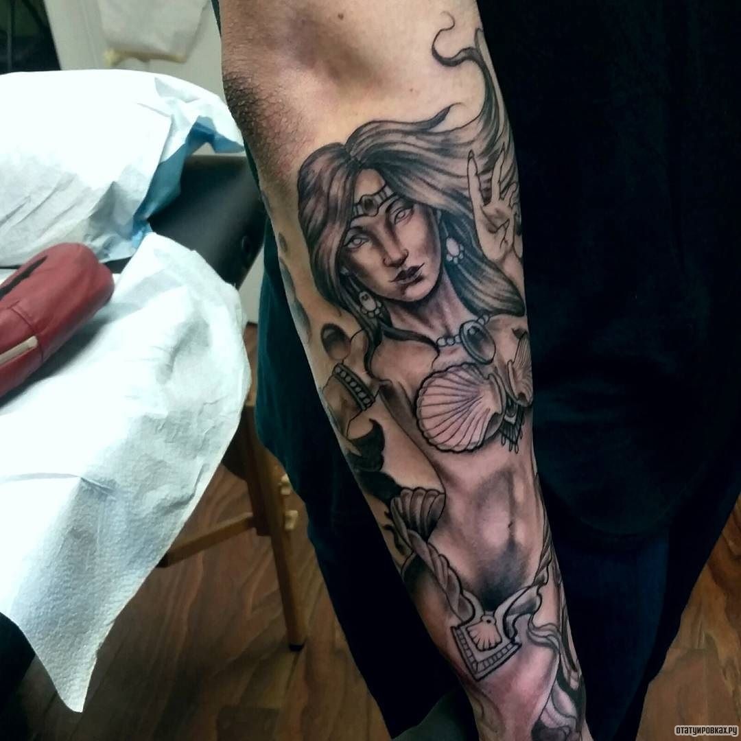 Фотография татуировки под названием «Русалка в виде красивой девушки»